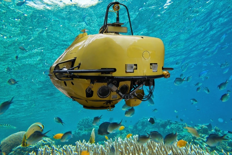 ROV submarine operating underwater